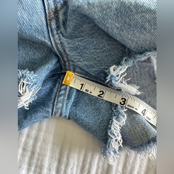 Levi 501 Cutoff Denim High Rise Button Fly 100% Cotton Shorts, Size 32 3” inseam - Picture 7 of 8